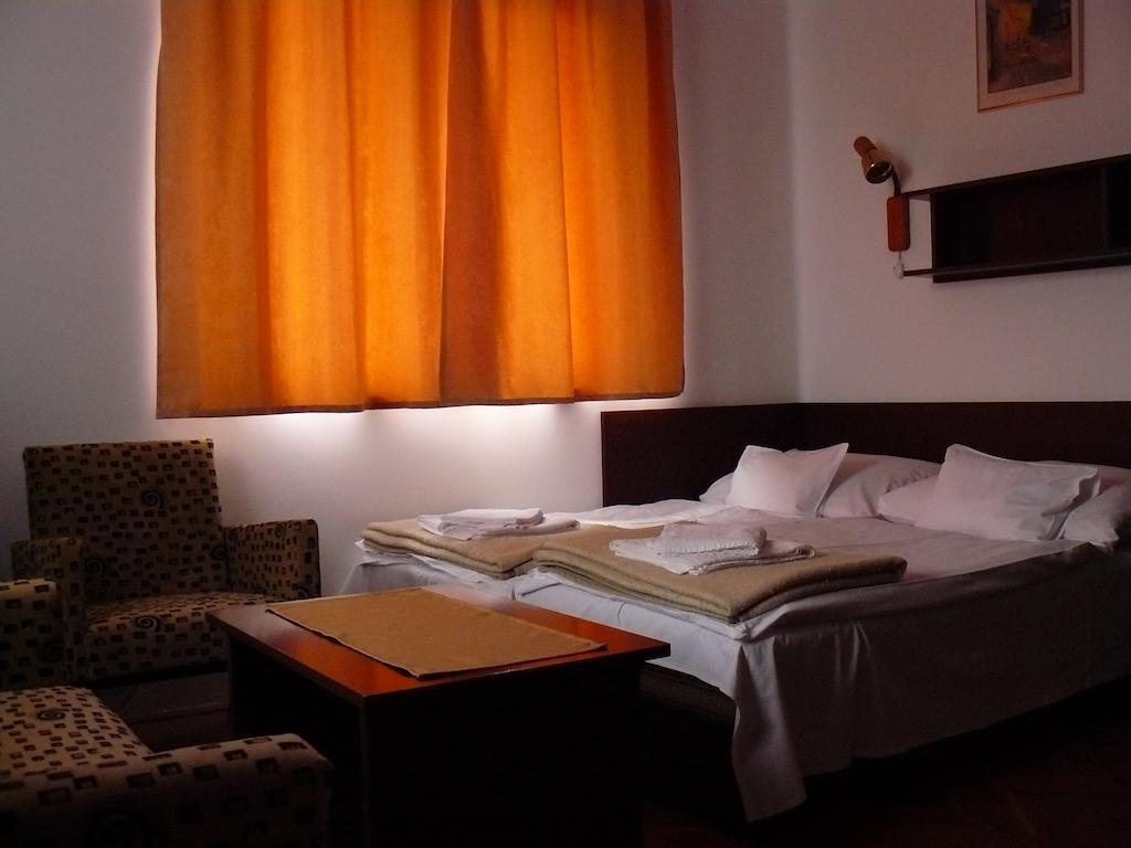 Diana Panzio Bed & Breakfast Matrafured Phòng bức ảnh